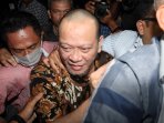 la-nyalla-tiba-di-kejagung_20160603_143757.jpg