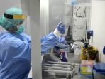 laboratorium-biomolekuler-rs-phc-surabaya-uji-lab-covid-19_20200512_200534.jpg