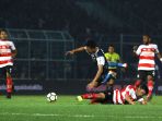laga-amal-suporter-arema-vs-madura-untuk-kemanusiaan_20180930_164520.jpg