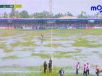 laga-final-liga-2-20232024-psbs-biak-vs-semen-padang-dihentikan-lapangan-digenangi-air.jpg