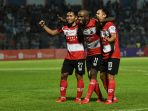 laga-liga-1-persela-lamongan-vs-madura-united_20190517_230056.jpg