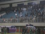 laga-liga-1-pss-sleman-vs-arema-fc-penonton-ricuh_20190515_233923.jpg