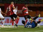 laga-madura-united-vs-psm-makassar.jpg