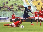 laga-uji-coba-arema-cronus-vs-persija_20160416_190248.jpg
