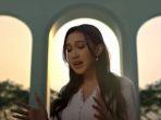 lagu-berpisah-lebih-indah-dari-raissa-ramadhani-berikut-liriknya.jpg