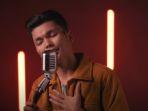 lagu-cerita-yang-sama-dinyanyikan-oleh-adlani-rambe-berikut-liriknya.jpg