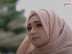 lagu-karna-dia-dinyanyikan-oleh-mira-putri-berikut-liriknya.jpg