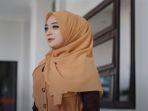 lagu-lagu-cinta-dinyanyikan-oleh-mira-putri-berikut-liriknya.jpg