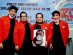 lagu-wali-band-capai-angka-multi-platinum-600-ribu-copy_20201201_152512.jpg
