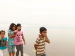 laju-kapal-terganggu-kabut-asap-di-sungai-kapuas_20150920_190740.jpg