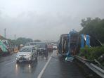 laka-bus-damri1.jpg