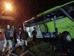 laklantasbus121.jpg