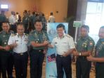 laksamana-s-irawan-saat-berfoto-bersama-komandan-apmm-malaysia-di-swissbel-hotel_20170516_185148.jpg