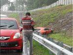 lamborghini-aventador-keluar-jalur-tol-solo-sragenjpg.jpg