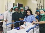 lambung-prilly-latuconsina-luka_20170531_172007.jpg
