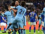 lampard-pelukan_20141214_001205.jpg