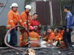 lapak-plastik-terbakar_20180126_232426.jpg