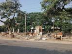 lapak-stasiun-lenteng-agung_20150128_084559.jpg