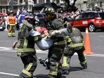 latihan-gempa-di-zocalo-square-di-mexico-city.jpg