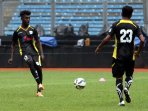 latihan-mitra-kukar-jelang-final-piala-jenderal-soedirman_20160123_115433.jpg