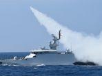 latihan-perang-kapal-laut-tni-al-di-natuna.jpg