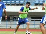 latihan-perdana-pemain-persib-bandung-fabiano-beltrame.jpg