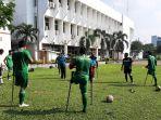 latihan-perdana-tim-inaf-di-halaman-belakang-rs-sutoyo-jakarta-selatan.jpg
