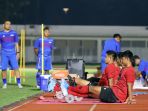 latihan-perdana-timnas-indonesia-senior_20200214_223615.jpg