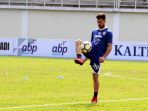 latihan-persib-bandung-jelang-lawan-mitra-kukar_20180809_154403.jpg