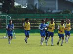 latihan-psm-makassar-jelang-melawan-sriwijaya-fc_20150411_105901.jpg