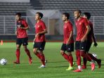 latihan-timnas-indonesia-senior-di-stadion-madya_20200217_223556.jpg