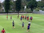 latihan-timnas-indonesia-u-20-di-lapangan-a-komplek-gbk.jpg