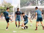 latihan-timnas-qatar-jelang-lawan-indonesia-u19_20181017_200655.jpg