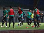 latihan-timnas-u23_20171114_214403.jpg