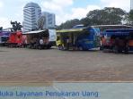 layanan-penukaran-uang-di-monas_20150630_072920.jpg