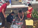 le-thet-pung-60-warga-jakarta-bersama-anak-dan-ist_20180404_121314.jpg