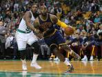 lebron-james-liatatas_20150427_203351.jpg