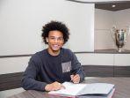 leroy-sane-resmi-pindah-ke-bayern-munchen-dari-manchester-city.jpg