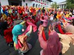 lestarikan-budaya-sunda-dalam-acara-bandung-ketuktiluan_20190901_183025.jpg