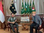 letjen-tni-muhammad-saleh-mustafa-dan-febby.jpg
