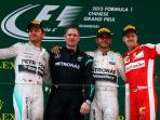 lewis-hamilton-dan-nico-rosberg_20150415_153322.jpg