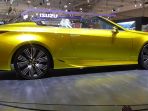 lexus-lf-c2-di-pameran-giias-2017_20170811_112452.jpg