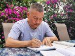 liang-shi-jutawan-china-yang-27-kali-gagal-ujian-masuk-universitas-atau-gaokao-877yh.jpg