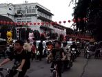 libur-imlek-warga-bikin-macet-kawasan-pasar-gede-solo_20170128_154641.jpg