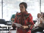 liestyana-rizal-gusman-penuhi-panggilan-kpk-menjadi-saksi_20161012_223700.jpg
