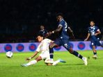 liga-1-arema-fc-ditaklukkan-persija-jakarta-0-1-di-kandang_20220829_060239.jpg