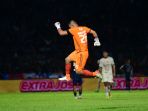 liga-1-arema-fc-ditaklukkan-persija-jakarta-0-1-di-kandang_20220829_062729.jpg