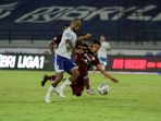 liga-1-borneo-fc-kalah-0-1-dari-persib-bandung_20220120_200900.jpg