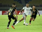 liga-1-dewa-united-vs-persib-bandung_20221215_002952.jpg