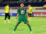 liga-1-persebaya-surabaya-tekuk-barito-putera-2-0_20211205_082053.jpg